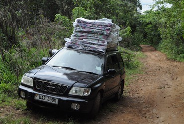 A second-hand jeep for the Mother and Children centre in Uganda